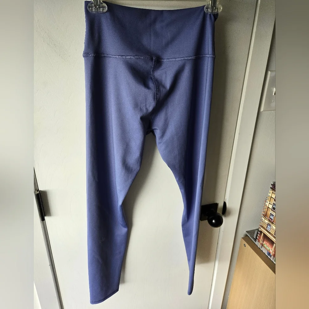 Alo Yoga 7/8 High-Waist Airlift Legging Color Fog Size L